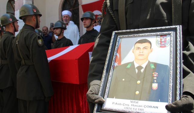 Genç astsubay Hasan Çoban’a İzmir’de gözyaşlı veda