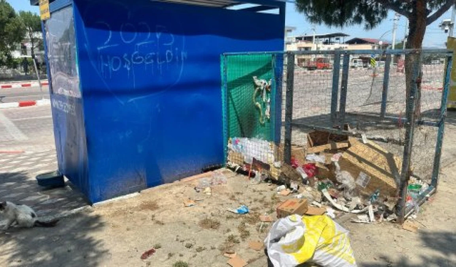 Kınık’ta bakımsız otobüs durakları vatandaşları isyan ettirdi