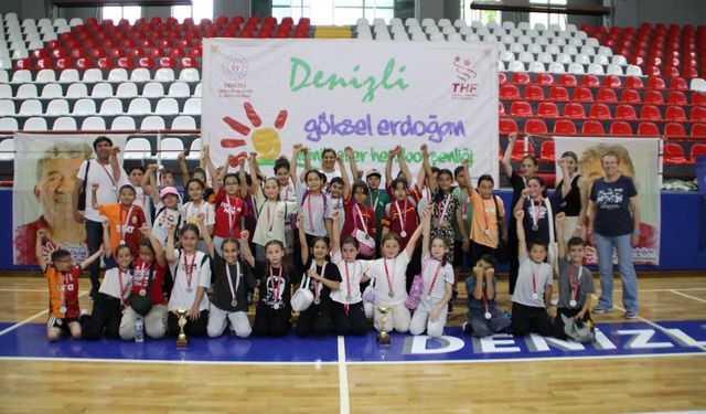 Denizli’de Geleneksel Hentbol Şenliği Tamamlandı