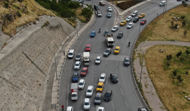 TÜİK verilerine göre İzmir’in araç yükü artıyor