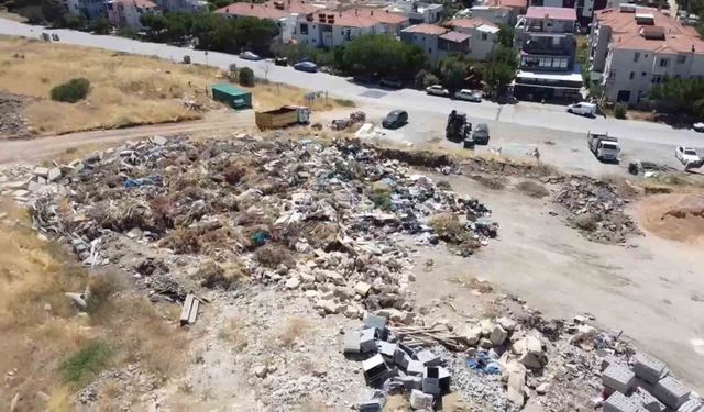 Foça’da gezi rotası önce çöplük sonra deniz
