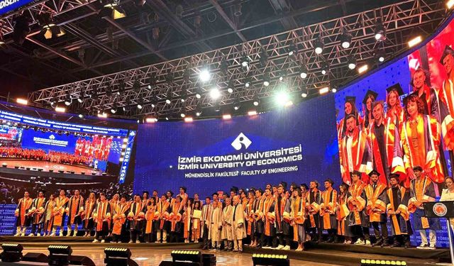 Mezunlarını uğurlayan İzmir Ekonomi’de 4 günlük şölen
