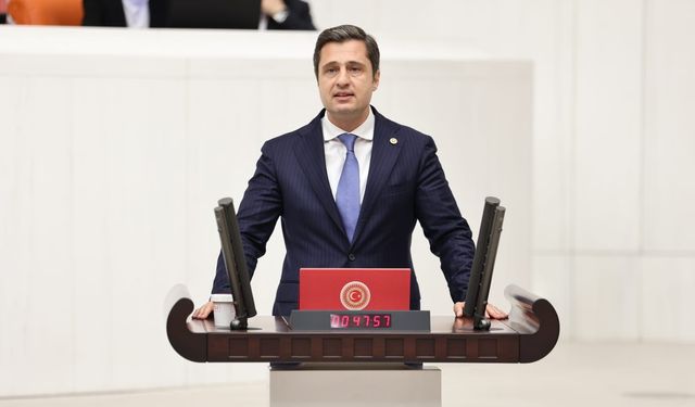 Deniz Yücel: “AKP Sorumlu Kim Tartışmasıyla Vakit Kaybetti”