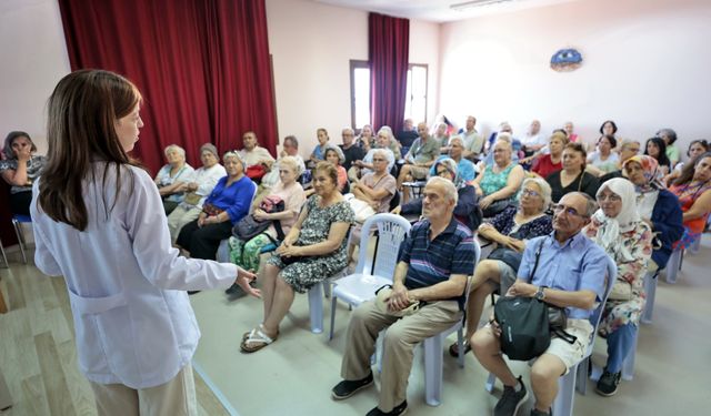 Konak Belediyesi yaşlılarını düşünüyor: Ücretsiz eğitimler sağlıyor