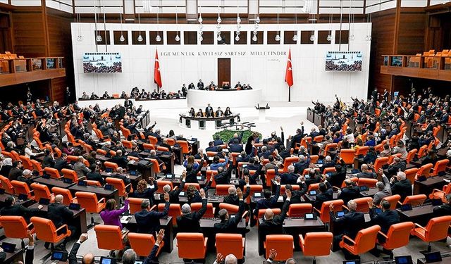 Emekli maaşına zam görüşmesinde Meclis'te gerginlik