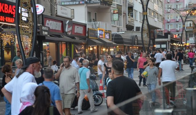 Naci Görür: “Küçük deprem değil, hasar olabilir. Evlerden bir müddet uzak durun”