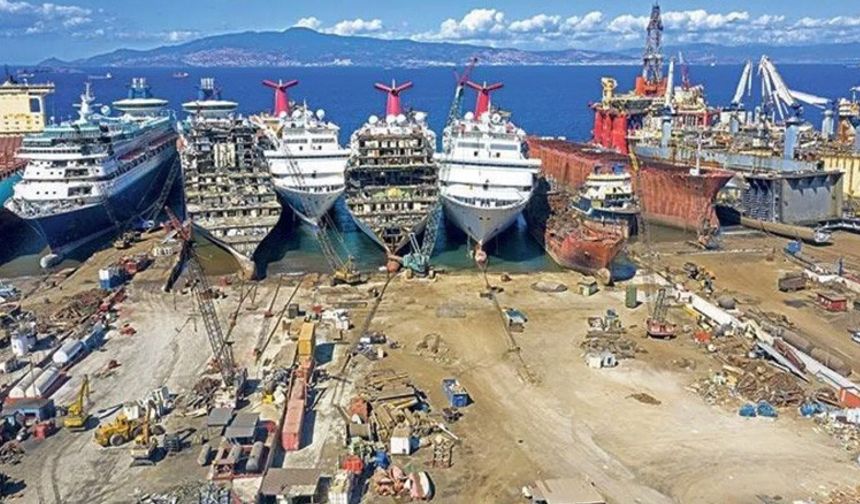 Aliağa Gemi Söküm Tesisi'ndeki Ruhsat Krizi