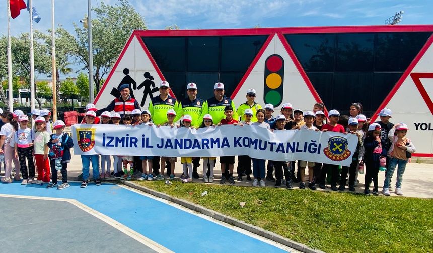 Aliağa’da Trafik Haftası “Bir Kural Bir Ömür”