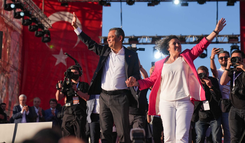 CHP İzmir mitinginde Erdoğan videosu izletildi
