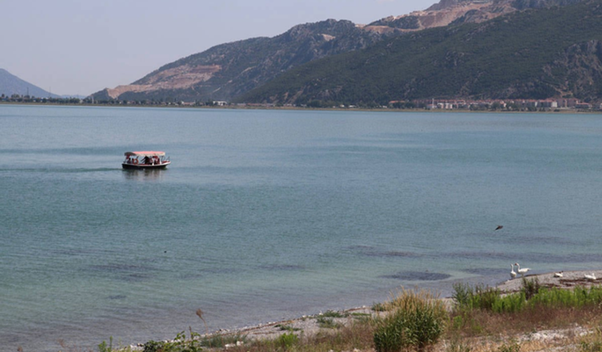 Kuraklık Eğirdir Gölü’nü tehdit ediyor: Canlı türleri tehlike altında