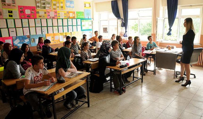 Bakan açıkladı: Okullarda serbest kıyafet dönemi sona eriyor