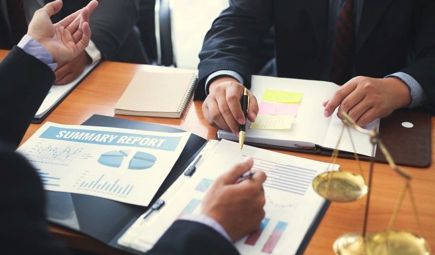 Sözleşme Hazırlama Sürecinde Ticaret Avukatı ile Çalışmanın Avantajları