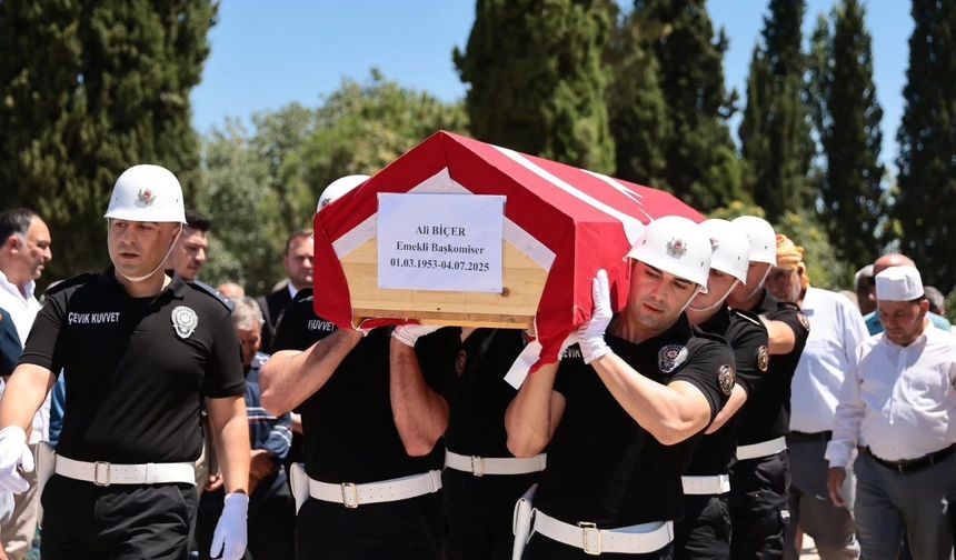 Emekli Emniyet Müdürü Ali Biçer’e resmi törenle veda