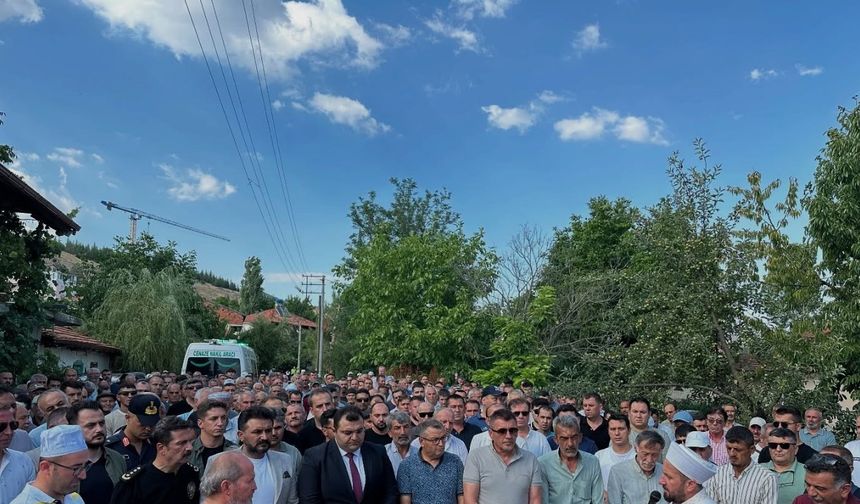 Balıkesir’de kalp krizi sonucu vefat eden polis Simav’da toprağa verildi