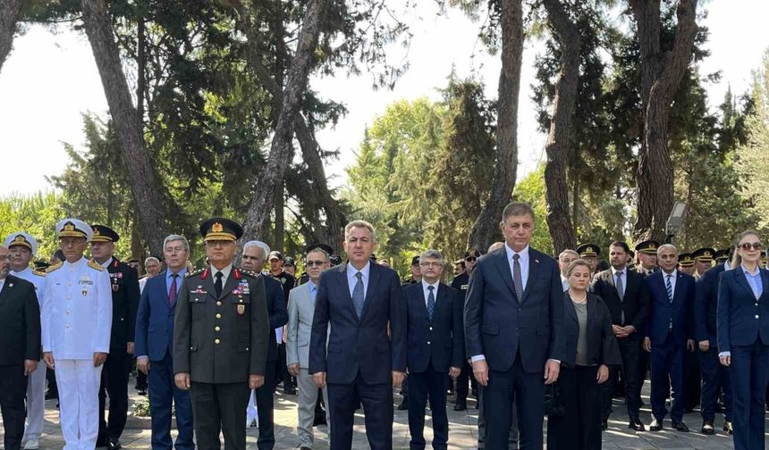 İzmir’de 15 Temmuz şehitleri dualarla anıldı