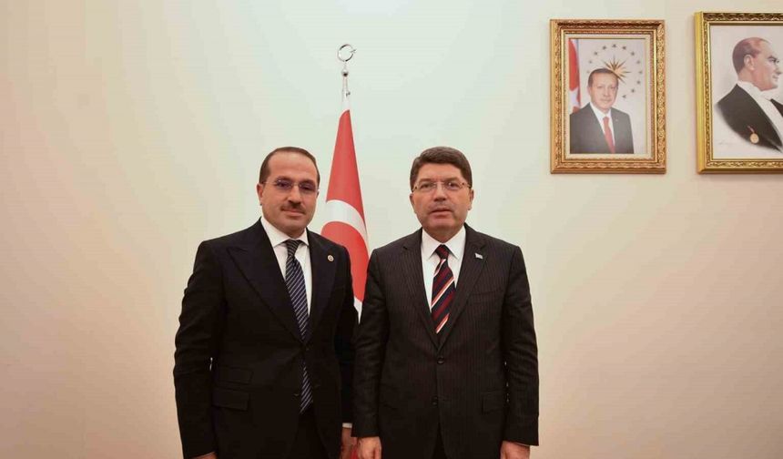 İzmir’e yeni adliye hizmet binası