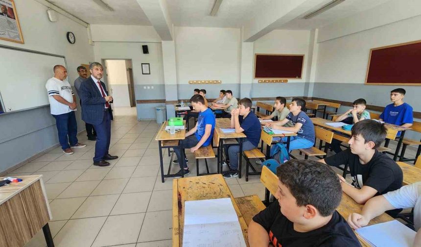 Kütahya MEM Müdürü Yılmaz’dan Destekleme ve Yetiştirme Kurslarına ziyaret
