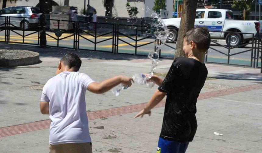 Manisa kavurucu sıcaklara teslim oldu