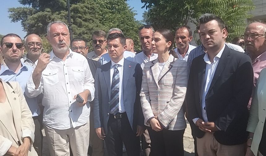Polis kalkanını yumruklayan Marmaris Belediye Başkanı Ünlü hakim karşısına çıktı