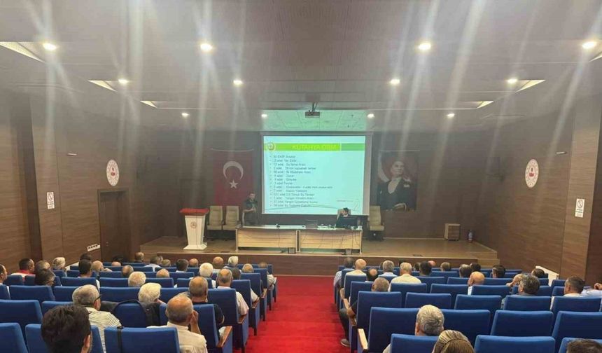 Tavşanlı’da muhtarlara ve biçerdöver sahiplerine yangınla mücadele eğitimi