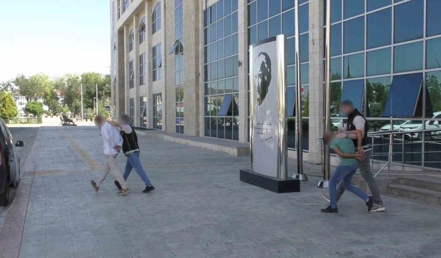 Uşak’ta 3 uyuşturucu taciri tutuklandı