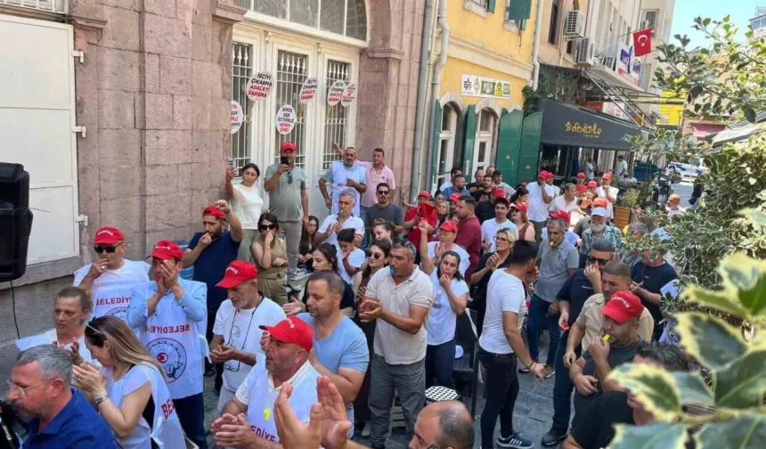 İşten çıkarılan belediye işçileri eylemde: "İzmir halkını yanlış yönlendiriyorlar"