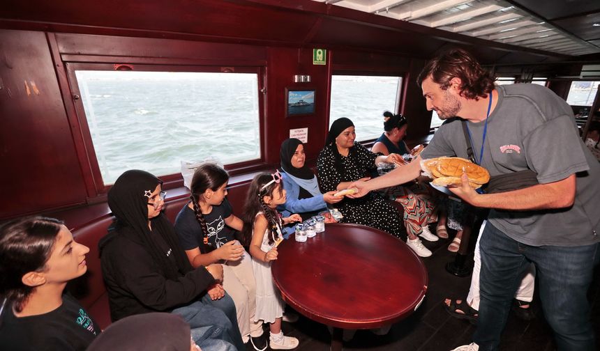 Konak Belediyesi’nden Anlamlı Deniz Turu