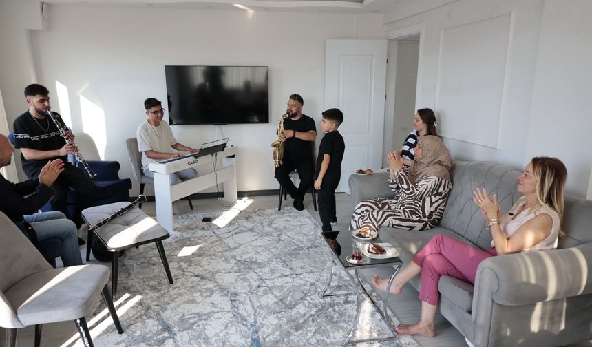 Konak Belediyesi’nin ilk öğrencisi büyük başarıya imza attı