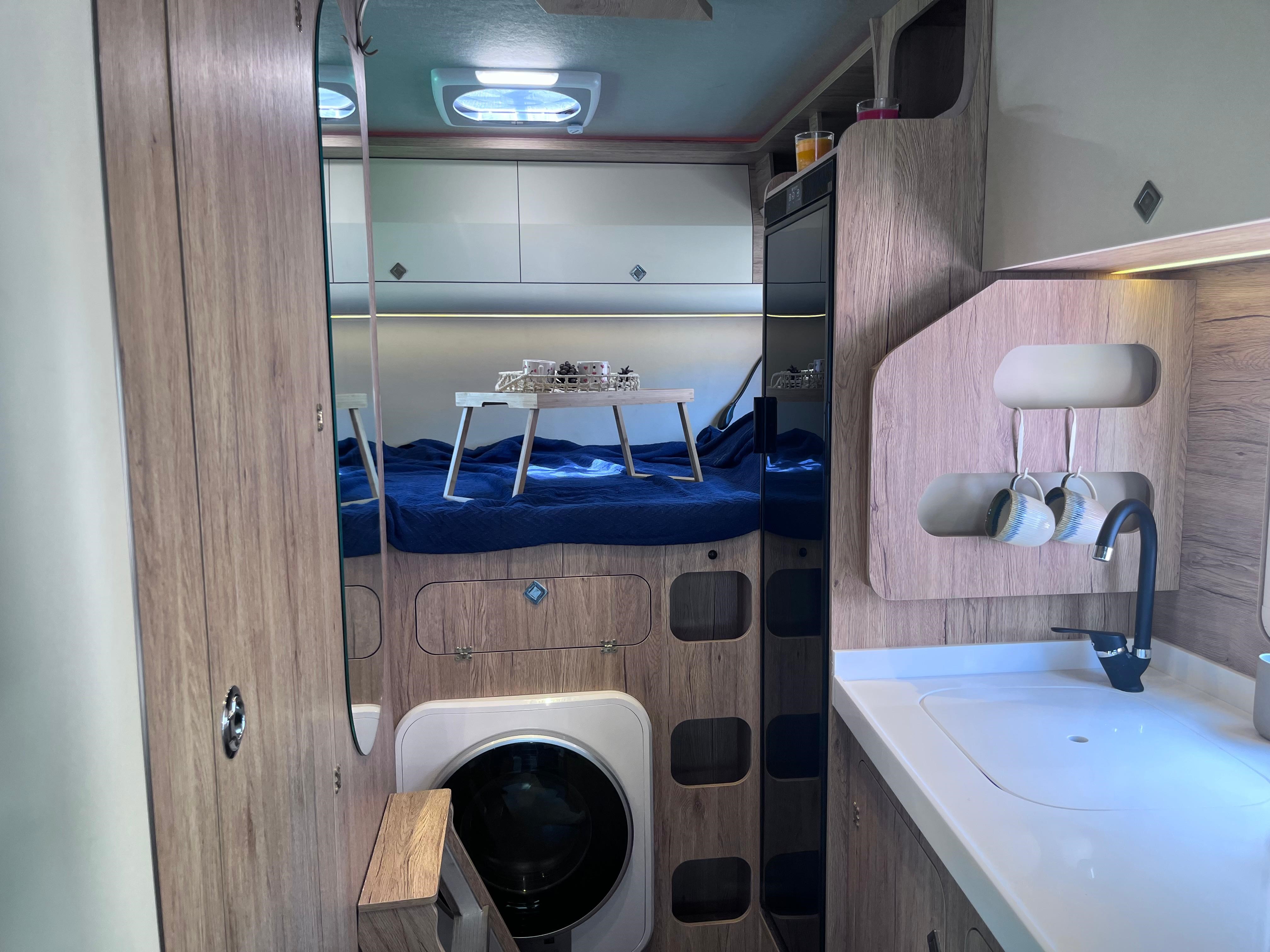 Karavan 1