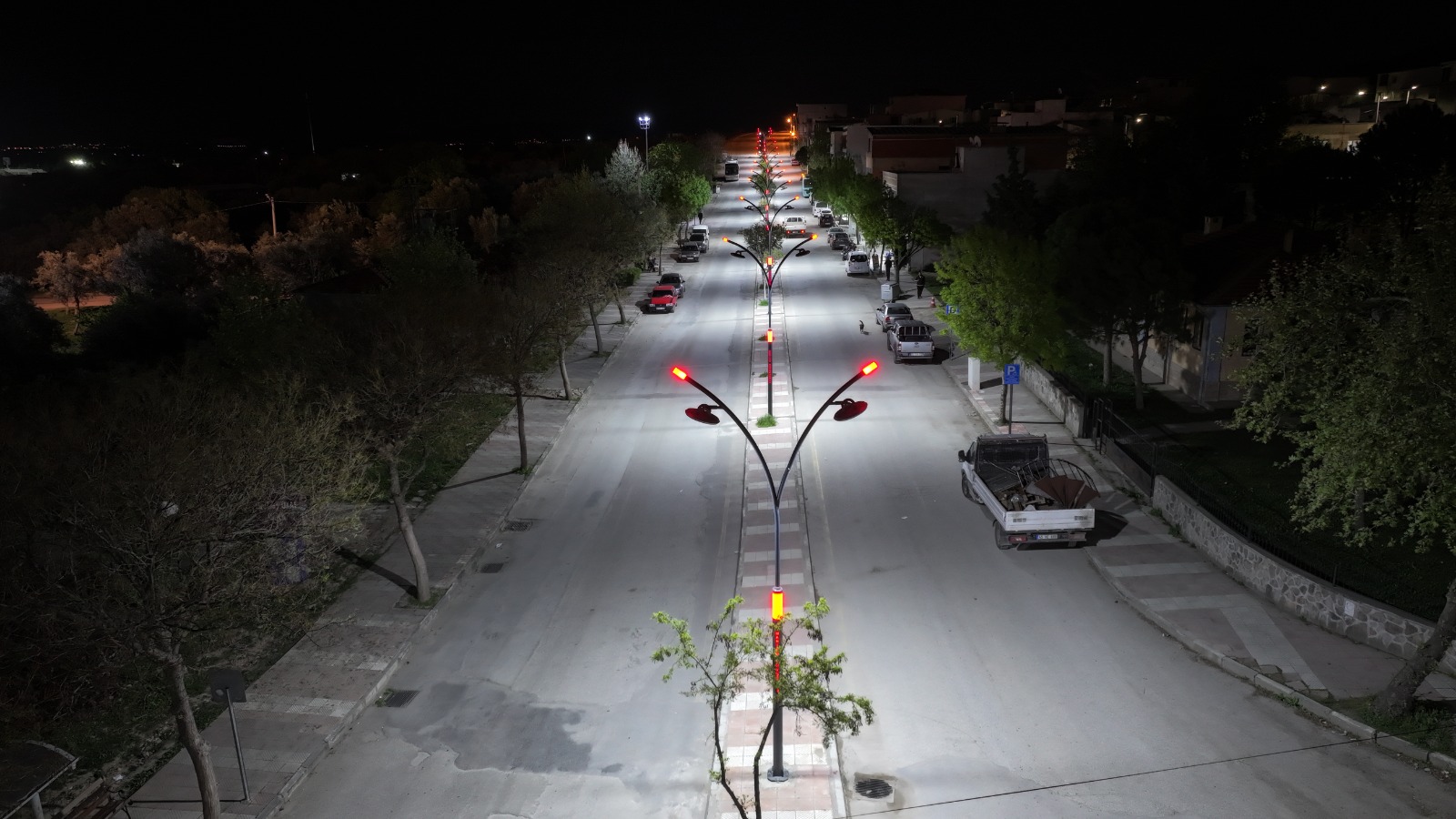 Mahallelinin Talebi Yerine Getirildi Karanlık Sokak Aydınlatıldı (3)