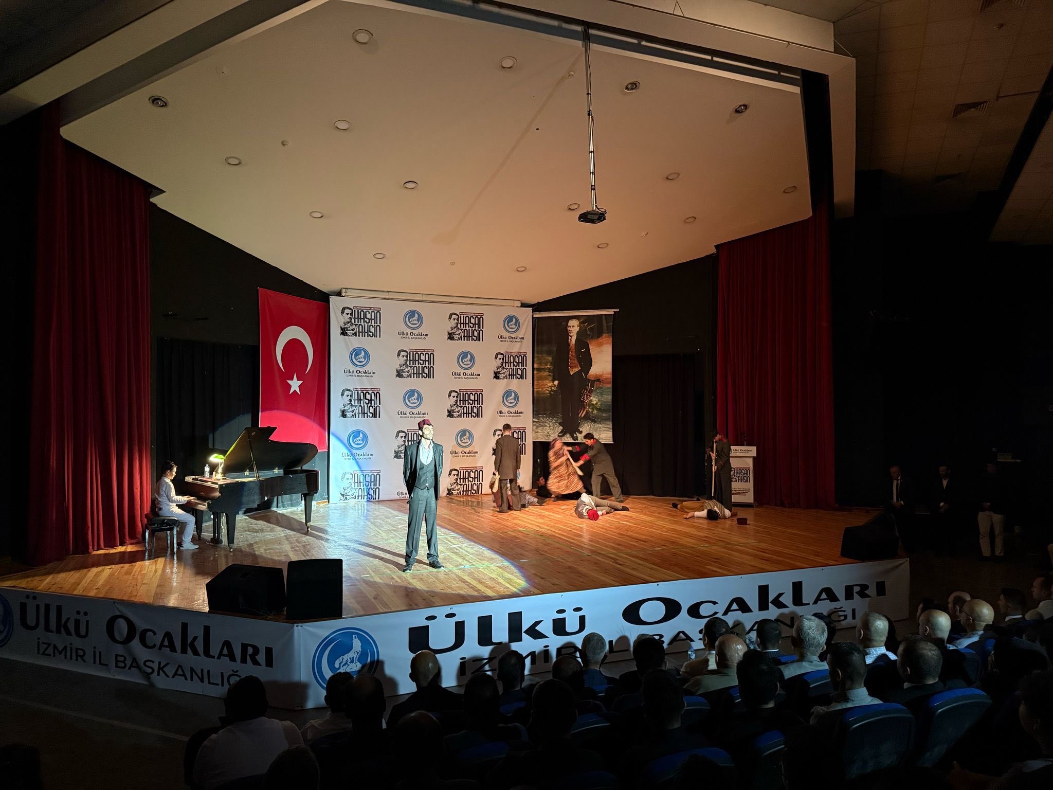 Ülkü Ocakları İzmir’de Hasan Tahsin Anma Programı 1
