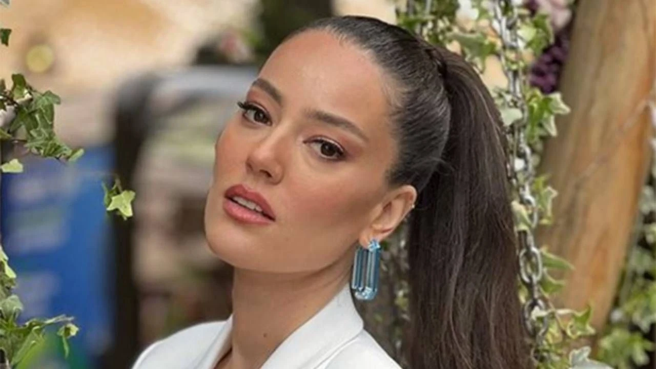8753 Pelin Akil Kac Yasinda Kimdir Kiminle Evli Aslen Nereli Unlu Oyuncunu Kariyeri Ve Hayati