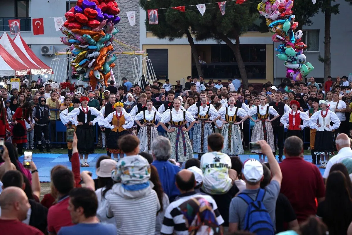 Kemalpaşa Belediyesi Kiraz Festivali Halk Oyunu