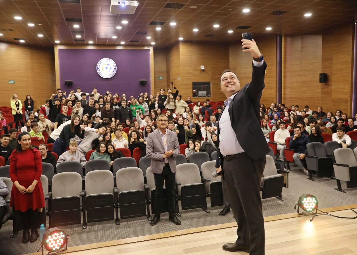 Manisa, “Öğrenci Dostu Şehirler” Sıralamasında Türkiye Üçüncüsü Oldu (6)