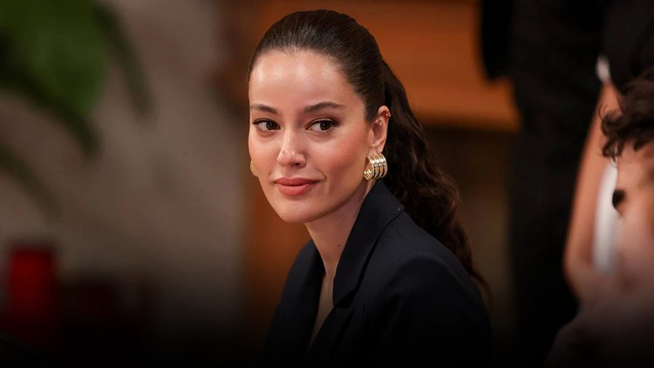 Pelin Akil-1